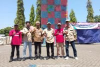 Kepala DLH Kendal Aris Irwanto foto bersama pengurus cabor panjat tebing.(Wawasannews)