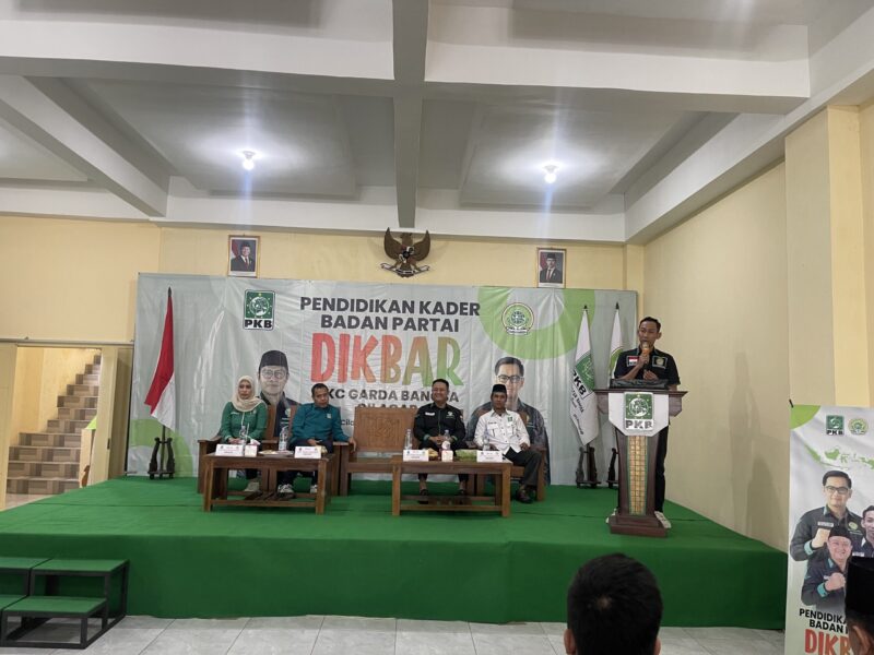 Ketua DKW Garda Bangsa Kholid Abdillah sedang menyampaikan sambutan dalam Pembukaan Pendidikan Kader Badan Partai (Dikbar) DKC Garda Bangsa Cilacap (05/10) | Sumber Foto :  Wawasannews