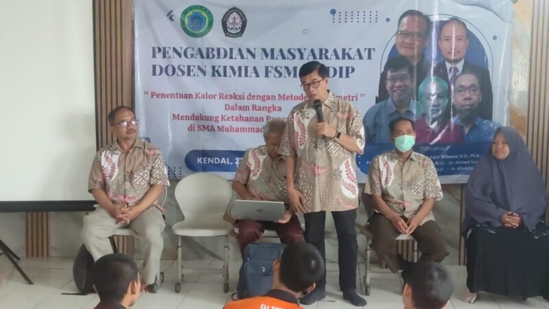 Sebanyak enam Dosen Fakultas Sains dan Matematika (FSM) Undip Semarang melakukan kegiatan Pengabdian Masyarakat di SMA Muhammadiyah 4 Kendal, Kamis (23/10/2025) | Wawasannews