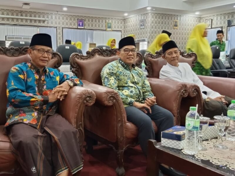 Mahfud Sodiq bersama Guru Pengajar Al Qur'an BK Fusfaq NU Kendal