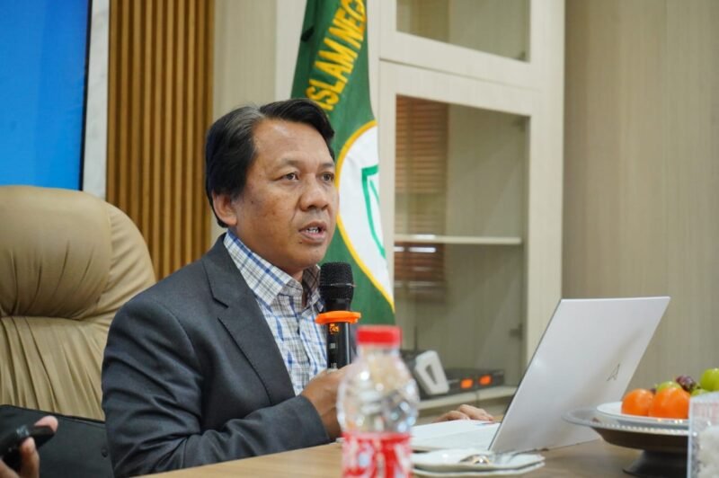 Kepala Pusat Pembiayaan Pendidikan Agama dan Pendidikan Keagamaan (PUSPENMA) Setjen Kemenag, Ruchman Basori, dalam kegiatan Sosialisasi Program Penelitian Kolaboratif MoRA The Air Fund Tahun 2025 di IAIN Bone, Rabu (1/10) | Foto : Alim