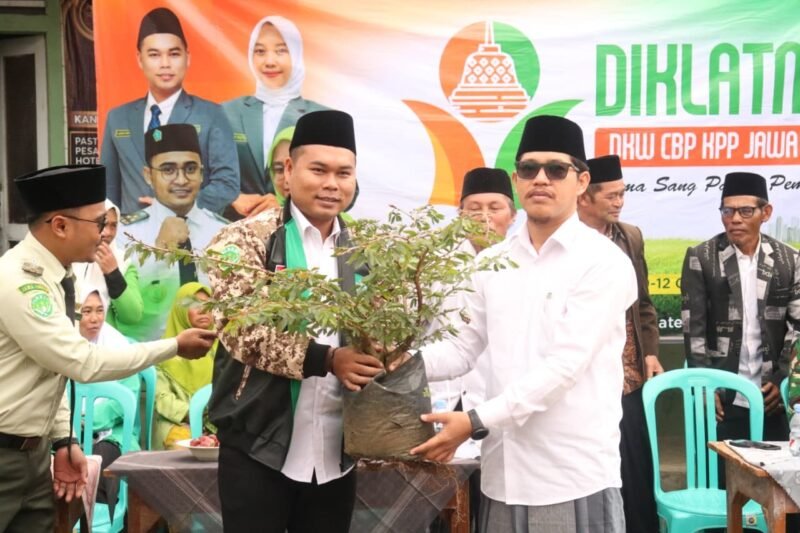 Ketua PW IPNU Jawa Tengah, M. Irfan Khamid, menyampaikan bahwa gerakan cinta lingkungan tersebut merupakan bentuk pengabdian konkret kader pelajar NU terhadap masyarakat. (12/10) | Sumber : Media Ipnujateng 