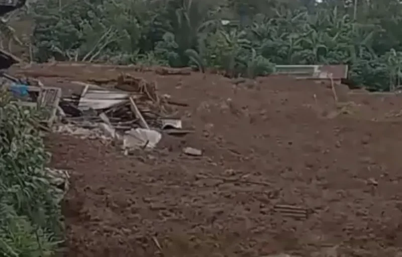 Tangkapan layar  bencana tanah longsor di Dusun Situkung, Desa Pandanarum, Kecamatan Pandanarum, Kabupaten Banjarnegara, Jawa Tengah, Minggu (16/11/2025). (Istimewa/Wawasannews)