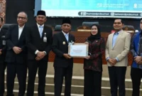 Wakil Gubernur Sumut Surya memberikan keterangan terkait pengajuan Ranperda Penyertaan Modal kepada Bank Sumut di Medan. (Istimewa/Wawasannews)