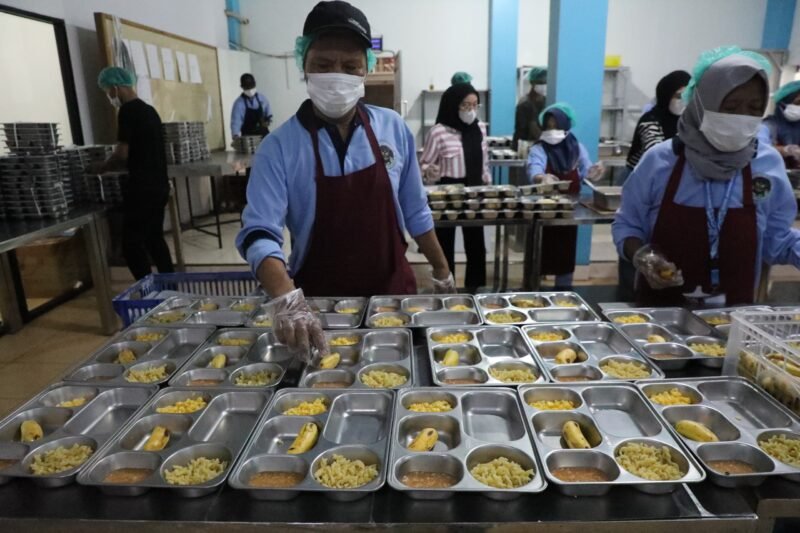 Badan Gizi Nasional (BGN) menutup sementara portal pendaftaran mitra Satuan Pelayanan Pemenuhan Gizi (SPPG) | WawasanNews