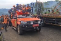 Tim gabungan melakukan operasi pencarian korban longsor di Dusun Situkung, Desa Pandanarum, Kamis (20/11/2025). Dok. Pribadi. (wawasannews)
