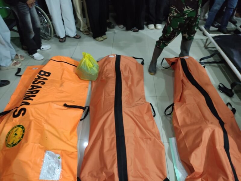 Hari Ketiga Pencarian Mahasiswa UIN Walisongo, Tim SAR Kerahkan Seluruh Personel di Kendal. (wawasannews.com)