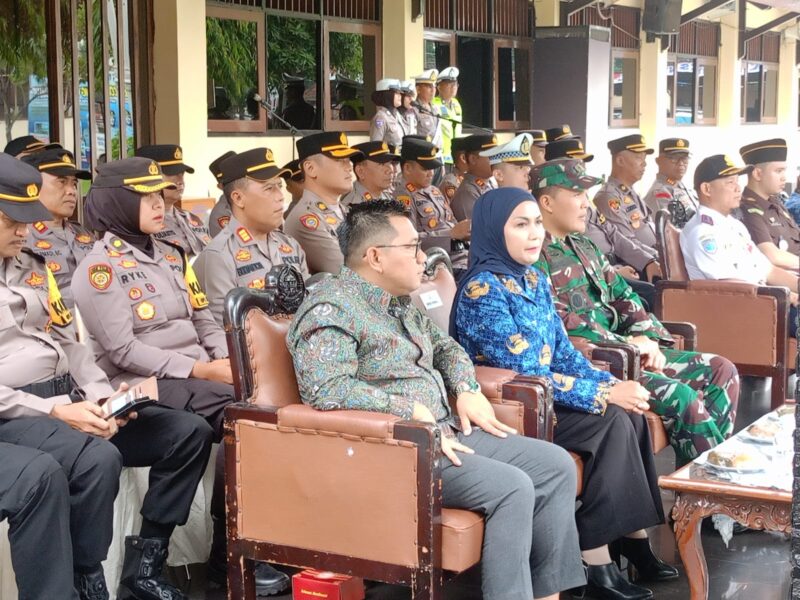 Ketua DPRD Kendal, Mahfud Sodiq, yang hadir langsung dalam upacara gelar pasukan, menegaskan bahwa DPRD Kendal mendukung penuh pelaksanaan Operasi Zebra. (Foto: Dok. Pribadi/Wawasannews)
