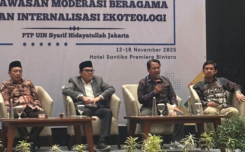 Kepala PUSPENMA Kemenag Ruchman Basori memberikan sambutan pada kegiatan Penguatan Moderasi Beragama dan Ekoteologi di UIN Syarif Hidayatullah Jakarta, Senin (17/11/2025). Kegiatan ini merupakan kolaborasi antara Kemenag dan LPDP untuk mencetak penggerak moderasi beragama di Indonesia. (Istimewa/Wawasannews)