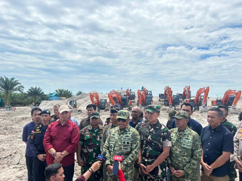 Jenderal Tempur Kostrad Pimpin Penertiban Tambang Ilegal, Sita Belasan Excavator dan Buldozer.(Dok Pribadi/Wawasannews)