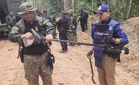 Tentara Kerajaan Thailand sedang memeriksa daerah perbatasan di Provinsi Ubon Ratchathani. (Istimewa/Wawasannews)