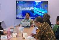 Kepala Puspenma Setjen Kemenag, Ruchman Basori, memaparkan program pembiayaan pendidikan seperti Beasiswa Indonesia Bangkit dan MoRA The Air Funds dalam diskusi terbatas bersama pimpinan FISIP UIN Sunan Ampel Surabaya di Kampus Gunung Anyar, Kamis (11/12/2025). (Istimewa/Wawasannews)