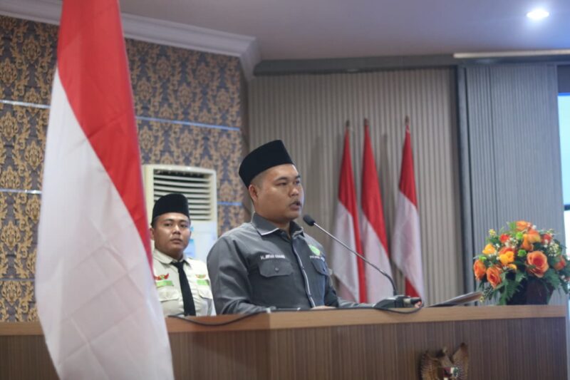 Ketua PW IPNU Jawa Tengah, M. Irfan Khamid, menyampaikan sambutan dalam Turba Bimtek SIPADU sekaligus penguatan Tim Penggerak Komisariat (TPK) PW IPNU-IPPNU Jateng di Gedung Paripurna DPRD Kendal, Sabtu (13/12/2025). Dok pribadi. (Wawasannews)