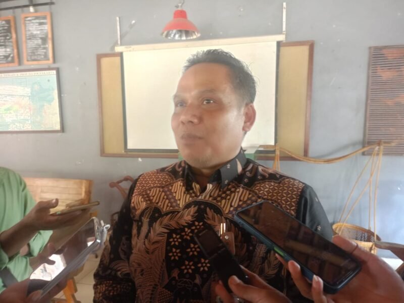 Direktur PT BPR BKK Ahmad Mundolin.(Wawasannews)
