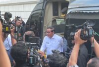 Gubernur DKI Jakarta memberikan keterangan kepada awak media usai mengumumkan penetapan UMP Jakarta 2026 di Balai Kota Jakarta, Rabu (24/12/2025). (Istimewa/Wawasannews)