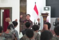 Kepala Pusat Pembiayaan Pendidikan Agama dan Pendidikan Keagamaan (PUSPENMA) Setjen Kementerian Agama, Ruchman memberi pembekalan kepemimpinan dan penguatan idealisme. (Wawasannews)