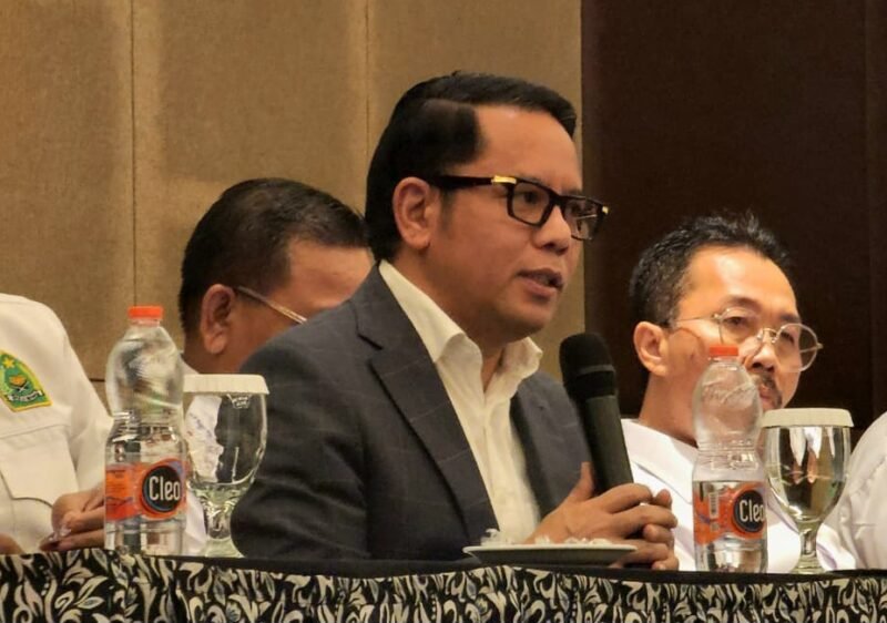 Sekretaris Jenderal Kementerian Agama Kamaruddin Amin menyampaikan arahan pada kegiatan Koordinasi Program KIP Kuliah yang diikuti pimpinan PTKN se-Indonesia di Jakarta. (Wawasannews)