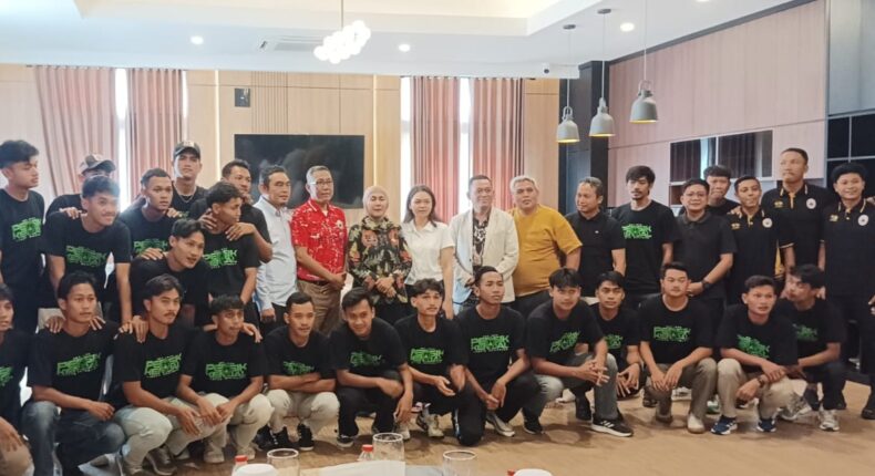 Lolos 8 Besar Liga 4, Bupati Kendal Tegaskan Dukungan Penuh untuk Persik