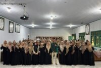 Kholid Abdillah Anggota Komisi A DPRD Jateng bersama pengurus PC Fatayat NU Kendal