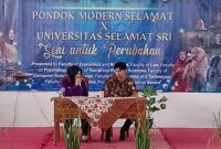 Siswa dan mahasiswa Pondok Modern Selamat serta Universitas Selamat Sri tampil dalam sesi presentasi dan pertunjukan seni pada kegiatan Gelar Karya atau Showcase bertema Seni untuk Perubahan yang digelar Yayasan Wakaf Selamat Rahayu di Kendal, Senin (2/2/2026). (Istimewa/wawasannews)