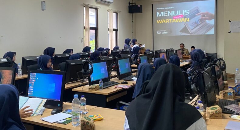 PK IPNU IPPNU MTs Al-Iman Bulus Gandeng Kominfostasandi Purworejo Gelar Pelatihan Jurnalistik