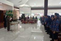 Bupati Kendal Dyah Kartika Permanasari memimpin pengambilan sumpah/janji jabatan 29 pejabat struktural di lingkungan Pemerintah Kabupaten Kendal dalam acara pelantikan di Pendapa Tumenggung Bahurekso, Jumat (6/2/2026). (Istimewa/Wawasannews)