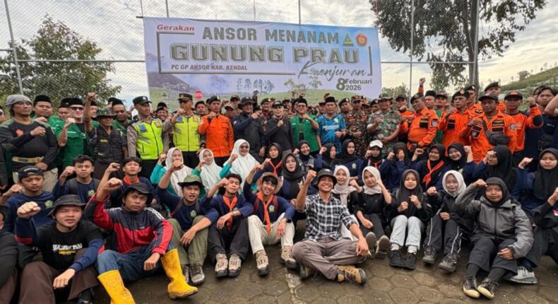 Cegah Banjir dan Longsor, GP Ansor Kendal Tanam 2.000 Pohon di Lereng Gunung Prau