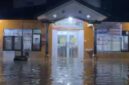 Genangan banjir merendam area kantor pelayanan publik di Kabupaten Kendal akibat luapan Sungai Blorong, Rabu (11/2/2026). (Istimewa/Wawasannews)