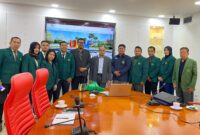 Mahasiswa Magister Manajemen FEB Unwahas Semarang bersama civitas akademika Universiti Kebangsaan Malaysia saat sesi foto bersama. (Wawasannews)