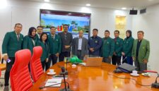 Mahasiswa Magister Manajemen FEB Unwahas Semarang bersama civitas akademika Universiti Kebangsaan Malaysia saat sesi foto bersama. (Wawasannews)