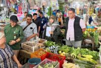 Tim Satgas Pangan bersama Polres Kendal, Dinas Perdagangan, dan instansi terkait melakukan pengecekan harga serta ketersediaan bahan pokok di Pasar Kota Kendal, Sabtu (14/2/2026). (Istimewa/Wawasannews)