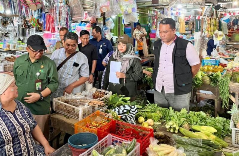 Tim Satgas Pangan bersama Polres Kendal, Dinas Perdagangan, dan instansi terkait melakukan pengecekan harga serta ketersediaan bahan pokok di Pasar Kota Kendal, Sabtu (14/2/2026). (Istimewa/Wawasannews)