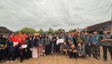 Pengurus dan anggota PAC IPNU–IPPNU Patebon bersama LAZ Qolbun Salim berfoto bersama usai kegiatan Ramadhan Berbagi dan pembagian takjil kepada warga Dusun Mbaran, Desa Wonosari, Kecamatan Patebon, Kendal, Ahad (22/2/2026). Foto : Wawasannews.com