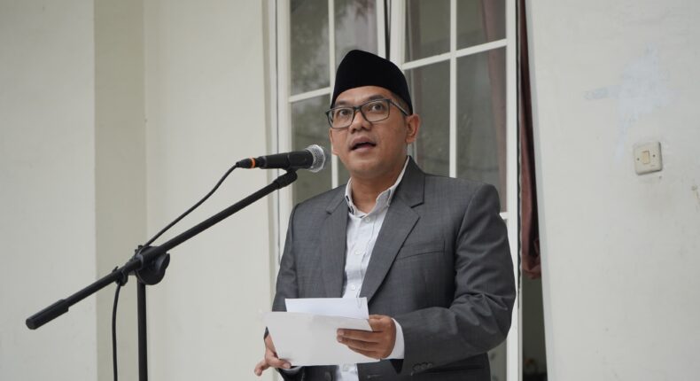 Ketua DPRD Kendal Tekankan Hubbul Wathan dalam Upacara HUT RI Versi Hijriyah di Ponpes Salafiyah