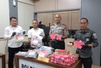 Kapolres Kendal saat konferensi pers di Mapolres Kendal, didampingi Kasatreskrim AKP Bondan Wicaksono, Senin (23/2/2026). Foto: Istimewa/Wawasannews