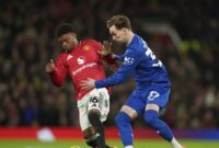 Amad Diallo berduel dengan James Garner di laga Manchester United vs Everton. (Foto: Everton Official)