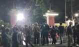 Demo di Mapolda DIY Malam Hari, Massa Blokade Jalan dan Robohkan Pagar