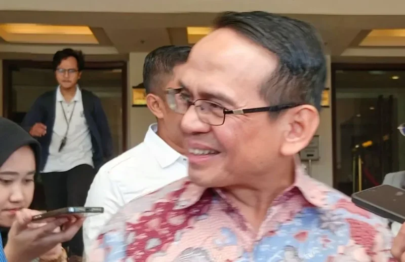 epala Eksekutif Pengawas Lembaga Pembiayaan, Perusahaan Modal Ventura, Lembaga Keuangan Mikro, dan Lembaga Jasa Keuangan Lainnya (PVML) Agusman menjawab pertanyaan wartawan saat ditemui di Jakarta, Senin (13/10/2025). (Istimewa/Wawasannews)