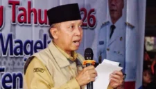 Sekretaris Daerah Kabupaten Magelang, Adi Waryanto sambut pemudik gratis dari Jakarta di Terminal Secang, Kabupaten Magelang. (Istimewa/Wawasannews)