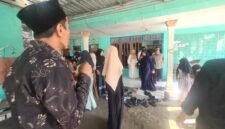 Warga RT 03 RW 01 Kelurahan Sukodono, Kecamatan Kendal, Kabupaten Kendal saling bersilaturahmi dari rumah ke rumah dalam suasana Hari Raya Idulfitri 1447 H, mencerminkan kebersamaan dan tradisi halal bihalal yang tetap terjaga. Foto : Wawasannews.com