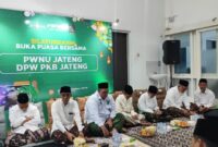 Silaturahim dan buka puasa bersama PWNU Jawa Tengah dan DPW PKB Jawa Tengah di kediaman Ketua PWNU Jateng, Tambakharjo Semarang, Ahad (15/3/2026). Foto: Istimewa/Wawasannews