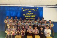 Peserta Ambalan Selamat–Rahayu Gugusdepan 02.091–02.092 SMA Pondok Modern Selamat Kendal berfoto bersama usai kegiatan Powell Party 2026 sebagai peringatan Hari Baden Powell sekaligus penguatan karakter dan kebersamaan anggota pramuka. Foto : Wawasannews