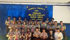 Peserta Ambalan Selamat–Rahayu Gugusdepan 02.091–02.092 SMA Pondok Modern Selamat Kendal berfoto bersama usai kegiatan Powell Party 2026 sebagai peringatan Hari Baden Powell sekaligus penguatan karakter dan kebersamaan anggota pramuka. Foto : Wawasannews
