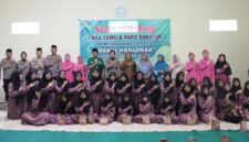 Jajaran Polres Kendal bersama Bhayangkari, GP Ansor Patebon, serta pengurus Panti Asuhan Darul Hadlonah berfoto bersama usai penyerahan takjil dan bantuan sembako kepada para santri di Desa Jambearum, Kecamatan Patebon, Selasa (3/3/2026). Foto : Wawasannews