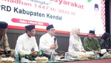 Ketua DPRD Kendal Mahfud Sodiq menyampaikan sambutan dalam kegiatan Safari Ramadan dan silaturahmi dengan masyarakat yang digelar di Gedung DPRD Kabupaten Kendal, Rabu (4/3/2026). Foto : Wawasannews.com