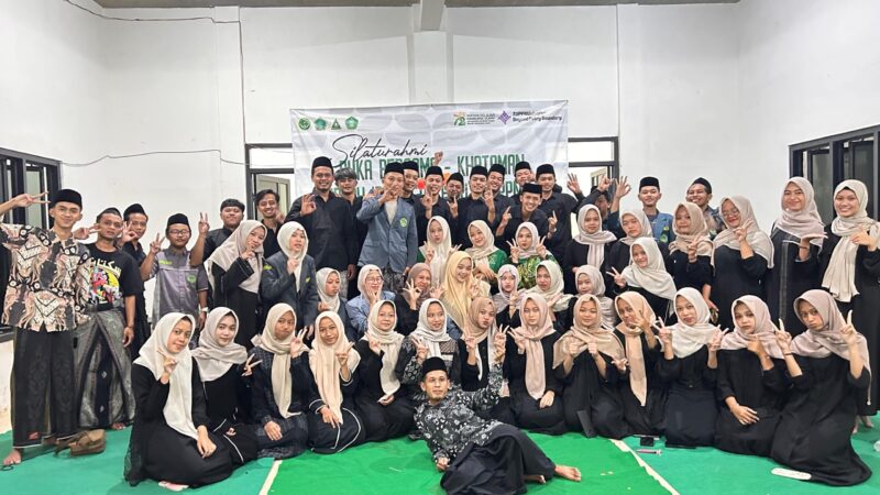 Pengurus dan anggota PAC IPNU–IPPNU Kecamatan Patean bersama perwakilan Pimpinan Ranting dan Komisariat se-Kecamatan Patean berfoto bersama usai kegiatan Silaturrahmi, Khotmil Qur’an, dan Buka Puasa Bersama di Gedung MWC NU Kecamatan Patean, Minggu (15/3/2026). Foto : Wawasannews.com