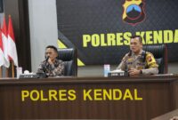 Kabag Ren Polres Kendal Kompol Amin Supangat memberikan paparan terkait kesiapan pelaksanaan Operasi Ketupat Candi 2026 saat menerima kunjungan tim Komisi Kepolisian Nasional (Kompolnas) di Mapolres Kendal, Senin (16/3/2026). Foto : Wawasannews.com