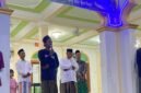 Ketua Remaja Masjid At Taqwa (IRMATA) Mahmud Ainul Wafa, menyampaikan sambutan saat pembukaan kegiatan Gema Takbir Keliling malam 1 Syawal 1447 H di Masjid At Taqwa, Kecamatan Patebon. Foto : Wawasannews.com