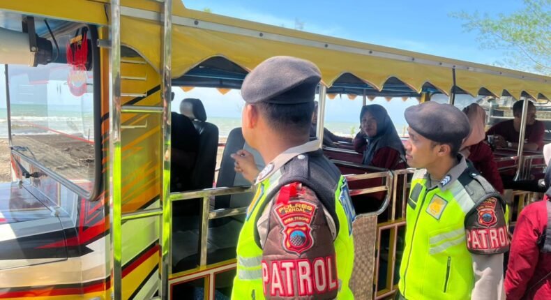 Polres Kendal Intensifkan Patroli Pasca Lebaran di Pantai Kemangi, Jaga Kamtibmas Tetap Kondusif