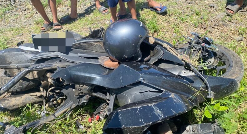 Pengendara Motor Tewas Tertabrak KA Harina di Perlintasan Weleri Kendal